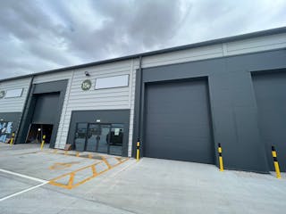 Unit 15b, Roscommon Way, Canvey Island, Industrial To Let - pic 1.jpg