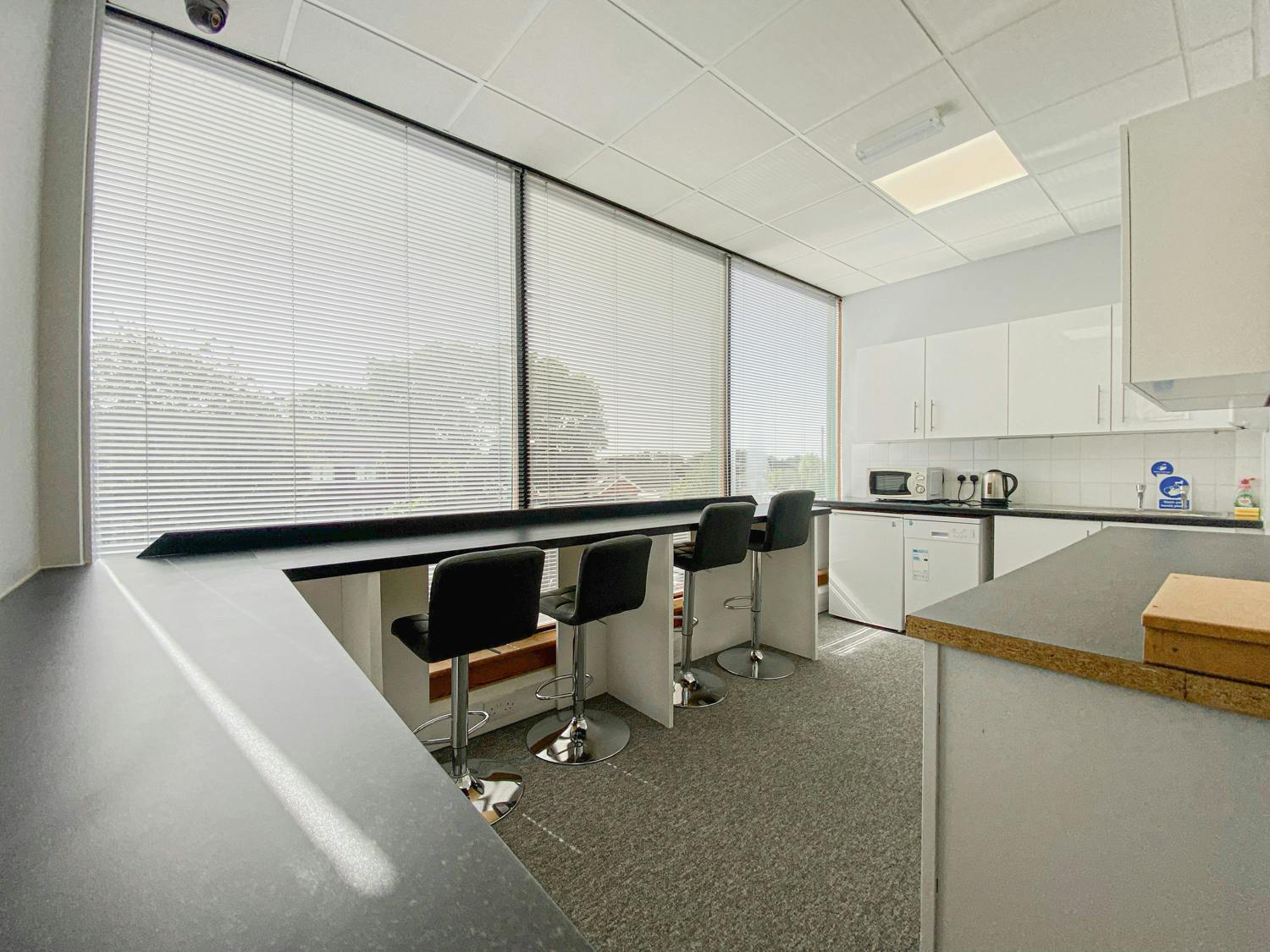 Office in Christchurch - photo 3