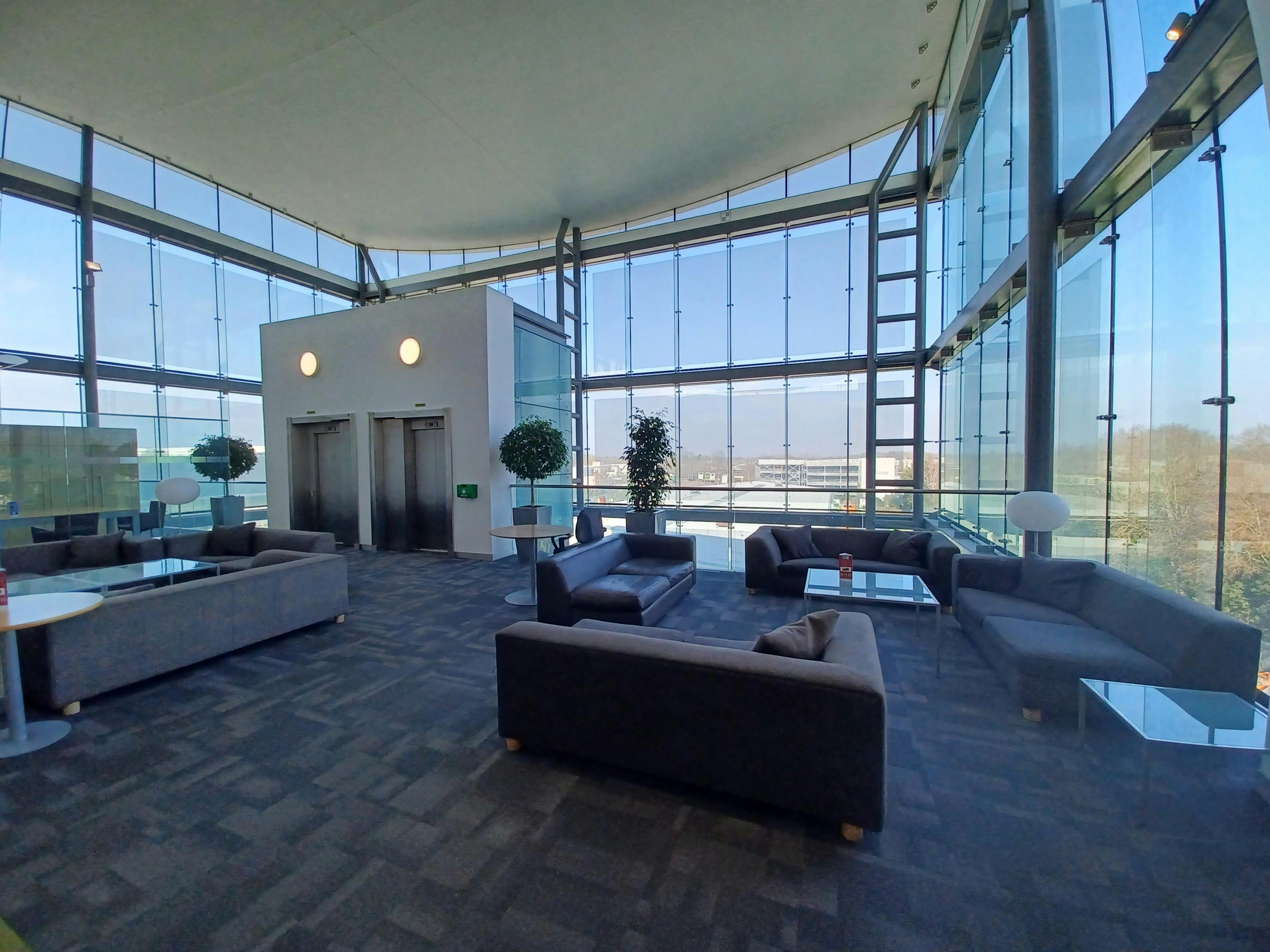 Office in Bracknell - photo 4