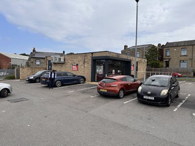 4 Northgate Centre, Heckmondwike, Cafe (A1) / Class E Retail / Leisure / E (Commercial / Business / Service) / Hot Food Takeaway / QSR / Retail / Retail - Out Of Town Lease Assignment - 20250724_083415019_iOS.jpg