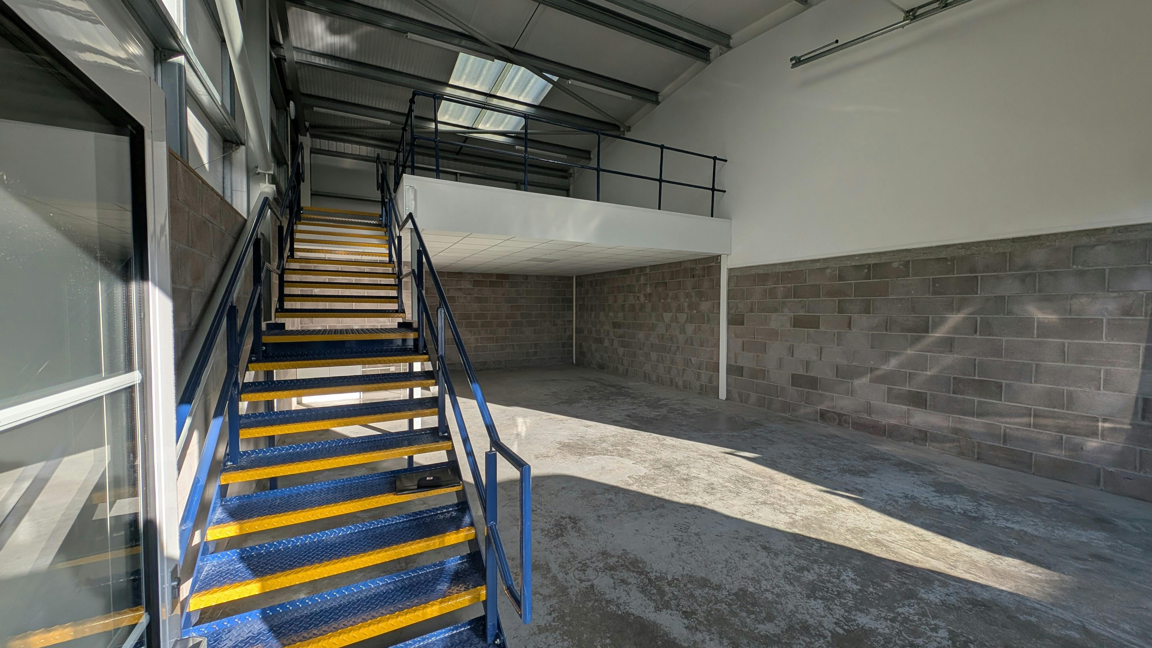 Industrial Unit in Southampton - photo 3