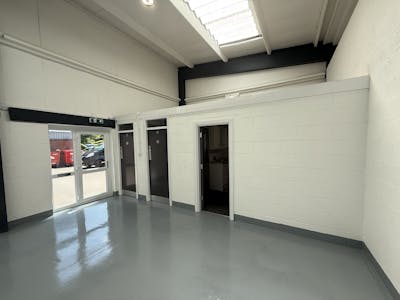 Unit 5 Aston Fields Industrial Estate, Bromsgrove, Industrial/Logistics To Let - IMG_2969.JPG