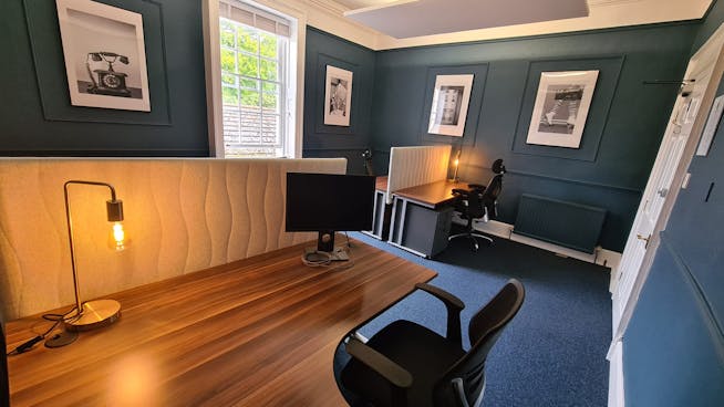 Worting House, Church Lane, Basingstoke, Serviced Offices / Offices To Let - Dedicated desk 3.jpg