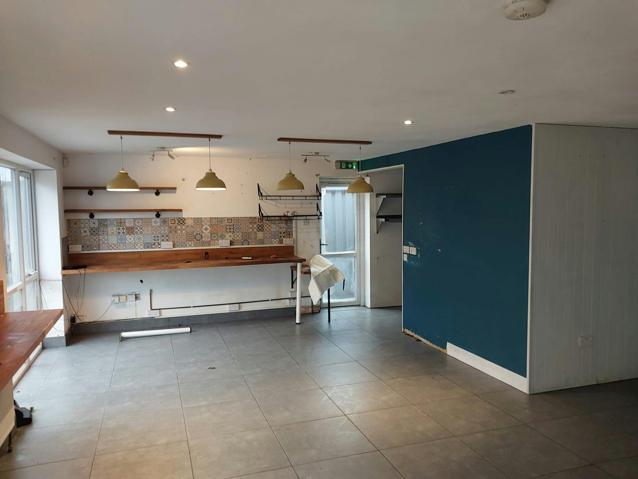 Hurst House, Ascot, Retail To Let - IMG-20251216-WA0009.jpg