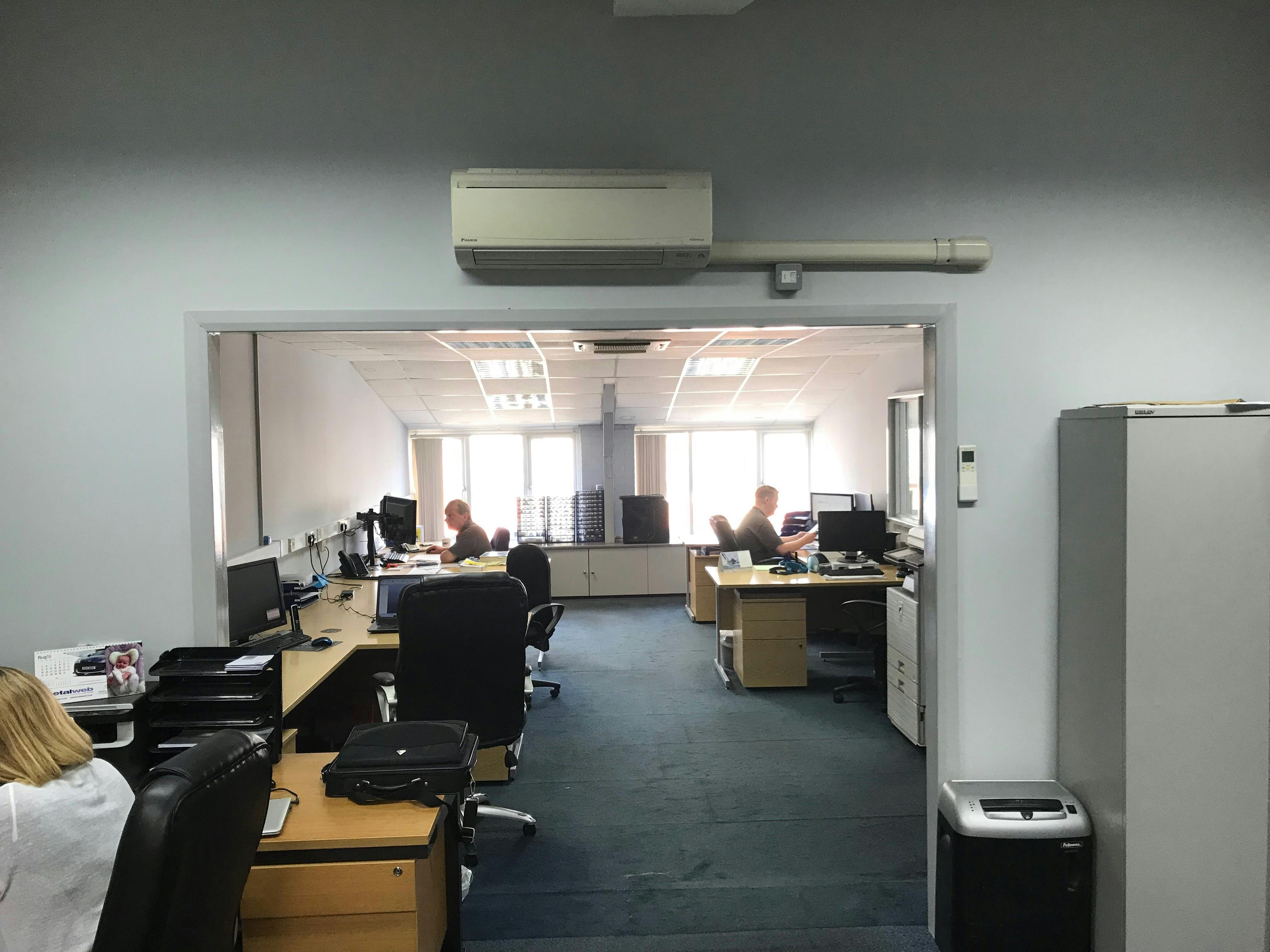 Industrial Unit in Portsmouth - photo 3