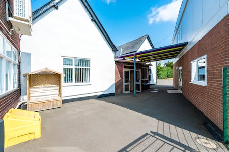 Ridgeway School, Sarn, Y Drenewydd, D1 (Non Residential Institutions) For Sale - 6