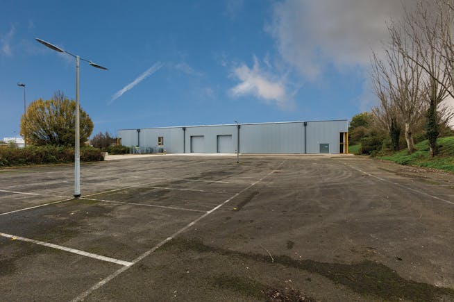 Unit 17 Greenbridge Retail Park, Garrard Way, Swindon, Industrial To Let / For Sale - pic18.jpg