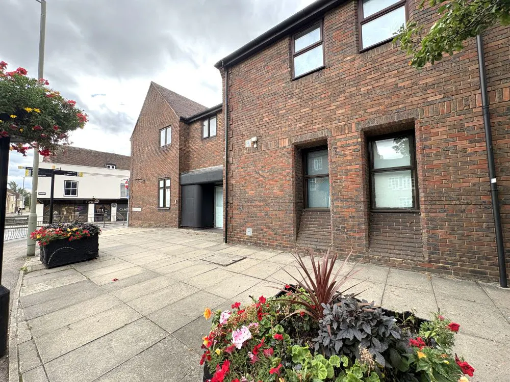 1-7 Manorsfield Road, Bicester, Office / Retail To Let - IMG_3689.jpg