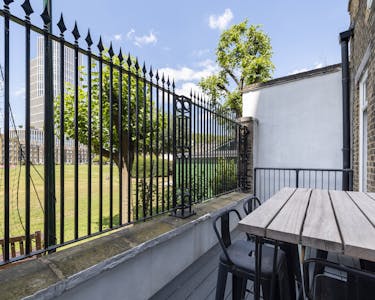 4 City Road, Moorgate, London, EC1, London, Office To Let - 4 City Road Ground floor terrace.jpg