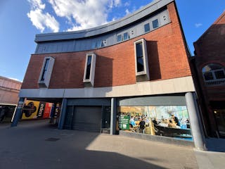 17-19 Octagon Parade, High Wycombe, Retail To Let - 20250922_151757071_iOS.jpg