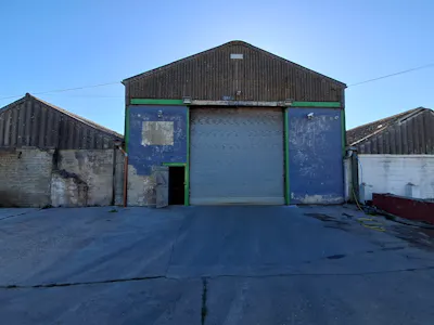 Newlands Barn, Fareham, Industrial / Warehouse To Let - 20260922_091439.jpg
