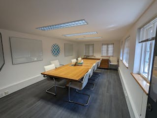 The Annexe, Saxon House, Castle Street, Guildford, Offices To Let - PXL_20230609_091104355.jpg