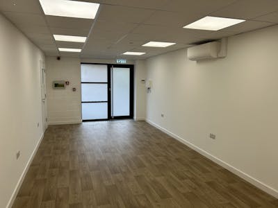 Unit D, Yeovil, Industrial/Logistics / Office To Let - IMG_0741.jpg