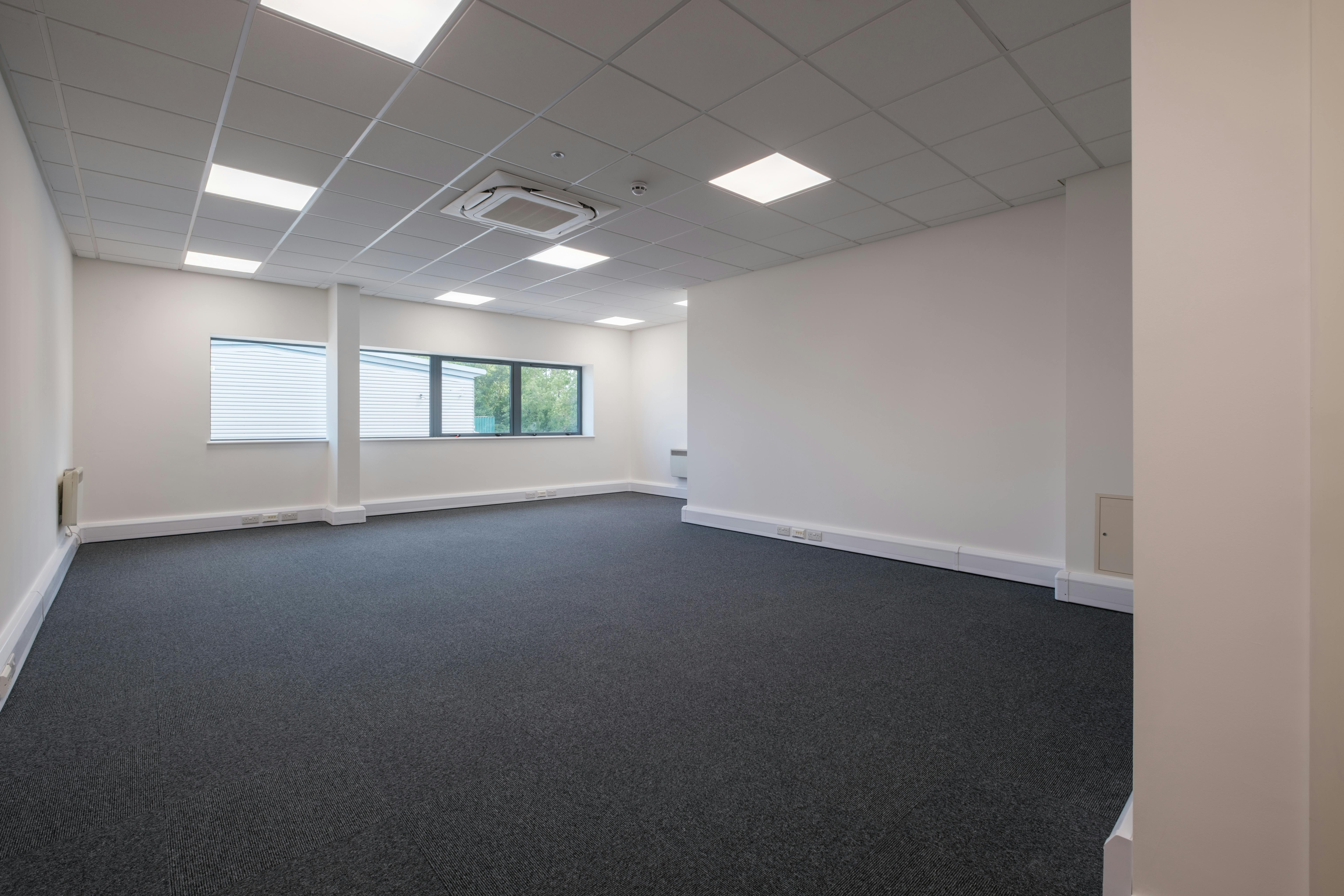 7 Drakes Drive, Long Crendon, Industrial To Let - XT5A8488HDR.jpg