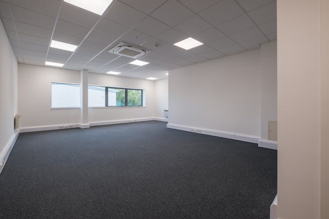 7 Drakes Drive, Long Crendon, Industrial To Let - XT5A8488HDR.jpg