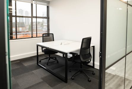 LUx Offices at Victory House, Chobham Street, Luton, Flex Office / Hot Desk / Managed Office / Office / Serviced Office / Virtual Office To Let - Image 8
