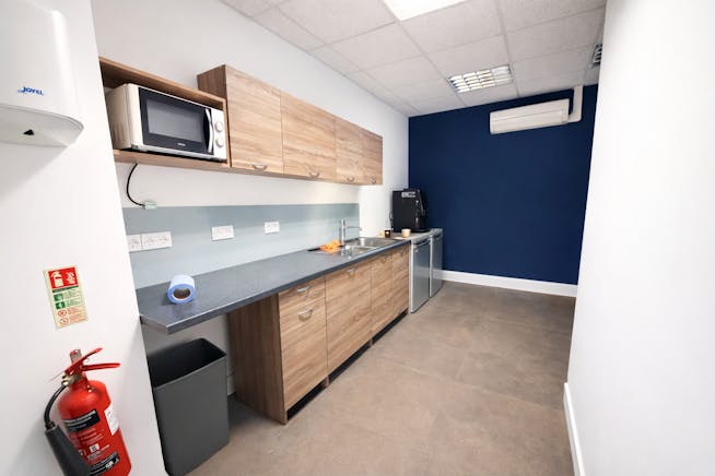 Unit G2, Harlow, Industrial To Let - ChatGPT Image G2 kitchen.jpg