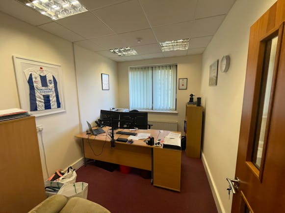 First Floor, Regent House, Battle, Office To Let - IMG_4192.JPEG
