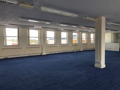 Upper Floors, 61-63 High Street, Egham, Office To Let - internal 4.jpg