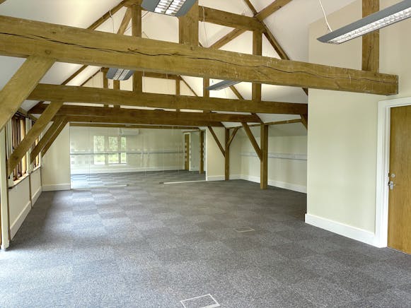 The Carriage Barn, Bartletts Court, Maidenhead, Offices To Let - IMG_6385.jpg