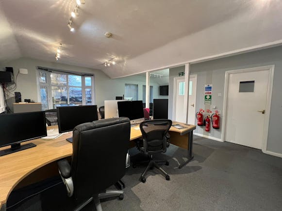 214 Station Road, Addlestone, Offices / Industrial / Warehouse To Let - 214 Station Road Addlestone 1.jpg
