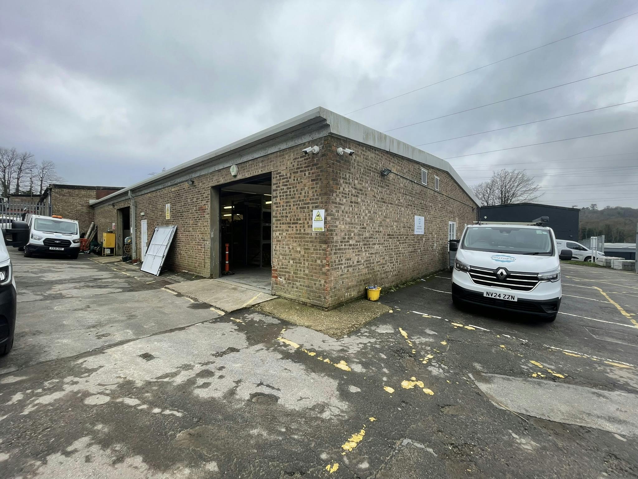 Units 1&2, Hastings, Industrial To Let - IMG_3941.JPEG