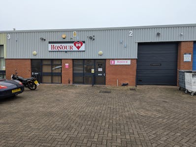 Unit 2-3, Watford, Trade Counter / Warehouse To Let - PXL_20250122_112216035.jpg