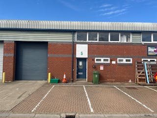 Unit 5 Vale Industrial Centre, Southern Road, Aylesbury, Industrial / Industrial To Let - IMG_5200.JPEG