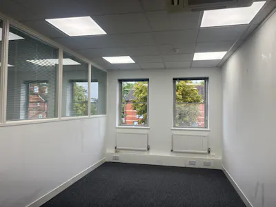 12 Gleneagles Court, Brighton Road, Crawley, Office To Let - IMG_1454.JPG