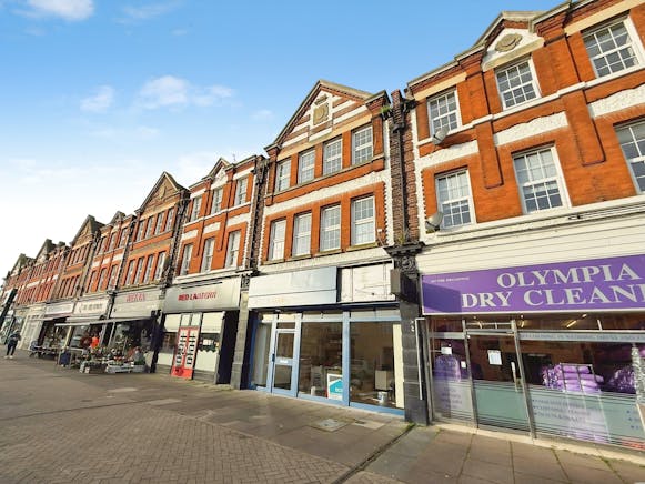 163 The Broadway, Thorpe Bay, Office To Let - 53225f93-WhatsApp 20Image 202024-11-29 20at 2012.11.56_21b208a6.jpg
