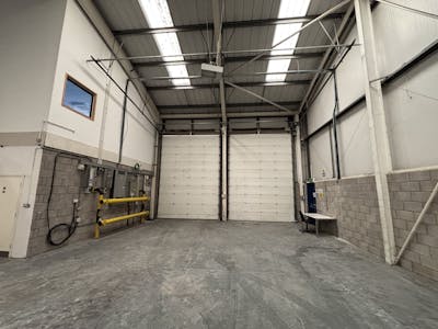 Unit D8.1, Main Avenue, Pontypridd, Industrial To Let - Int pic D81jpg3.jpg