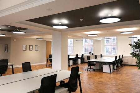 20-22 Bedford Row, London, Office To Let - BedfordRow_OpenPlan_Person02.jpg