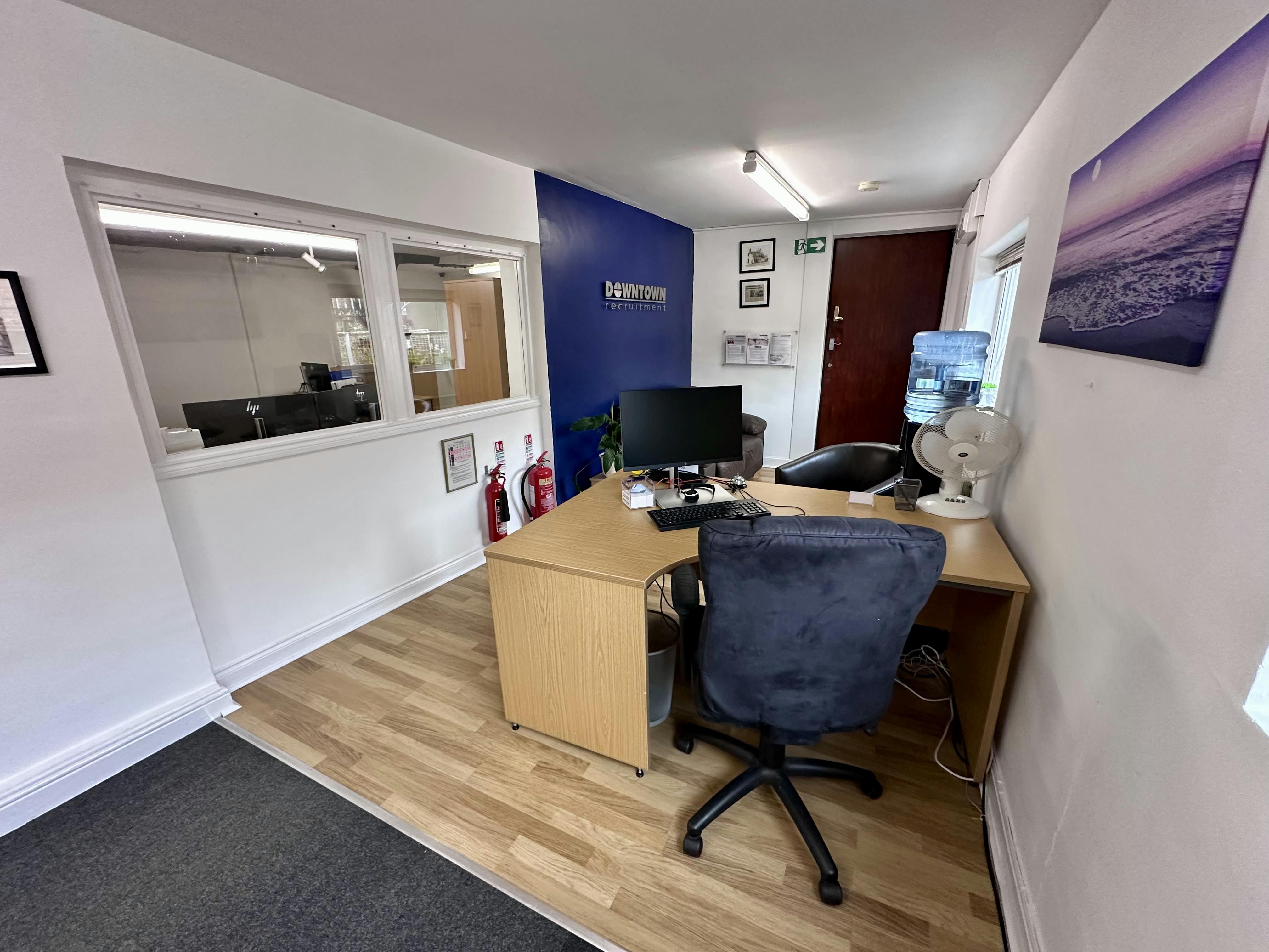 Self-contained 1st Floor Office, Thame, Investment / Office / Other For Sale - IMG_8063.jpeg