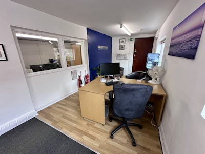 Self-contained 1st Floor Office, Thame, Investment / Office / Other For Sale - IMG_8063.jpeg