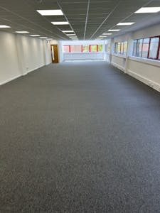 19 The Business Centre, Wokingham, Industrial/Logistics / Industrial / Warehouse To Let - IMG_0506 Small.jpg