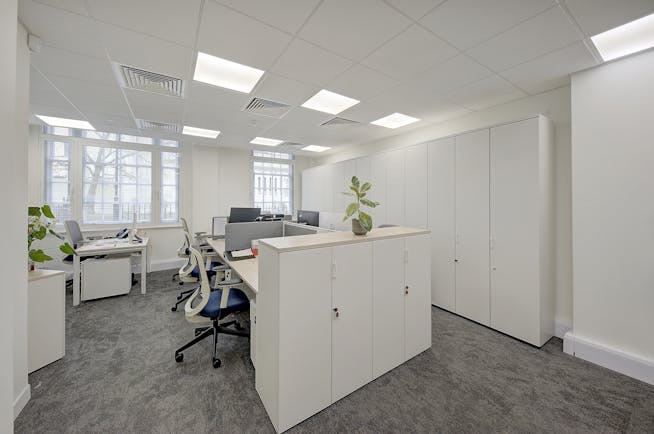 23 Buckingham Gate, Office To Let - 23 buckingham gate 1652 office2.jpg