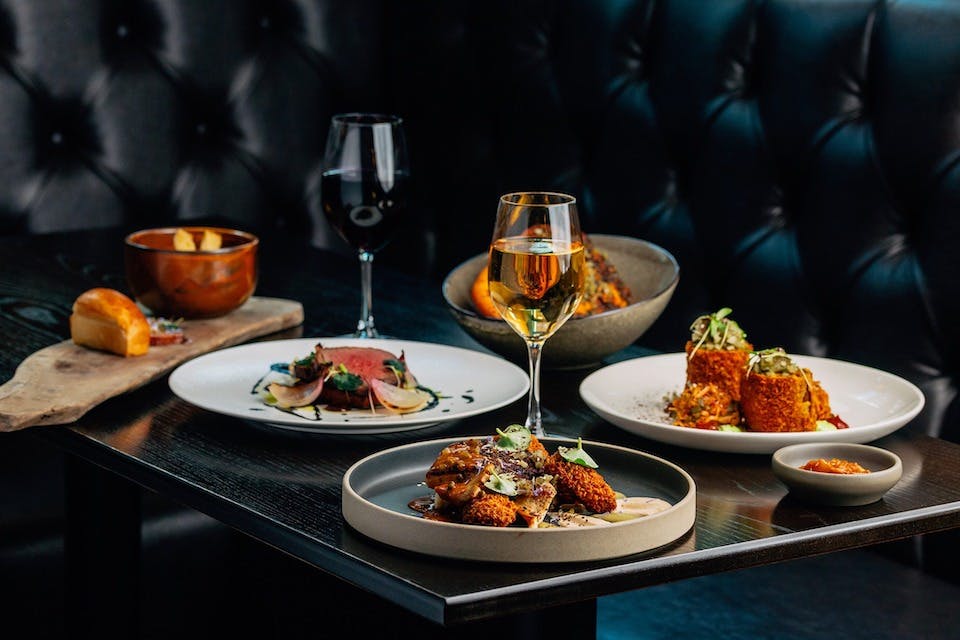 Fully Fitted Restaurant, Kensington High Street, London, Restaurant Lease Assignment - Dining.jpeg