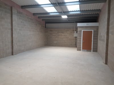 Unit C8, Admiralty Park, Poole, Industrial / Storage / Light Industrial To Let - 20181023_094702.jpg