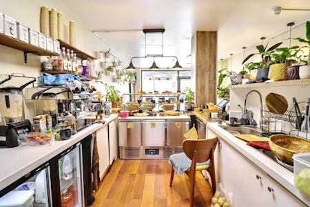 136 Holloway Road, Finsbury Park For Sale - 1.jpg