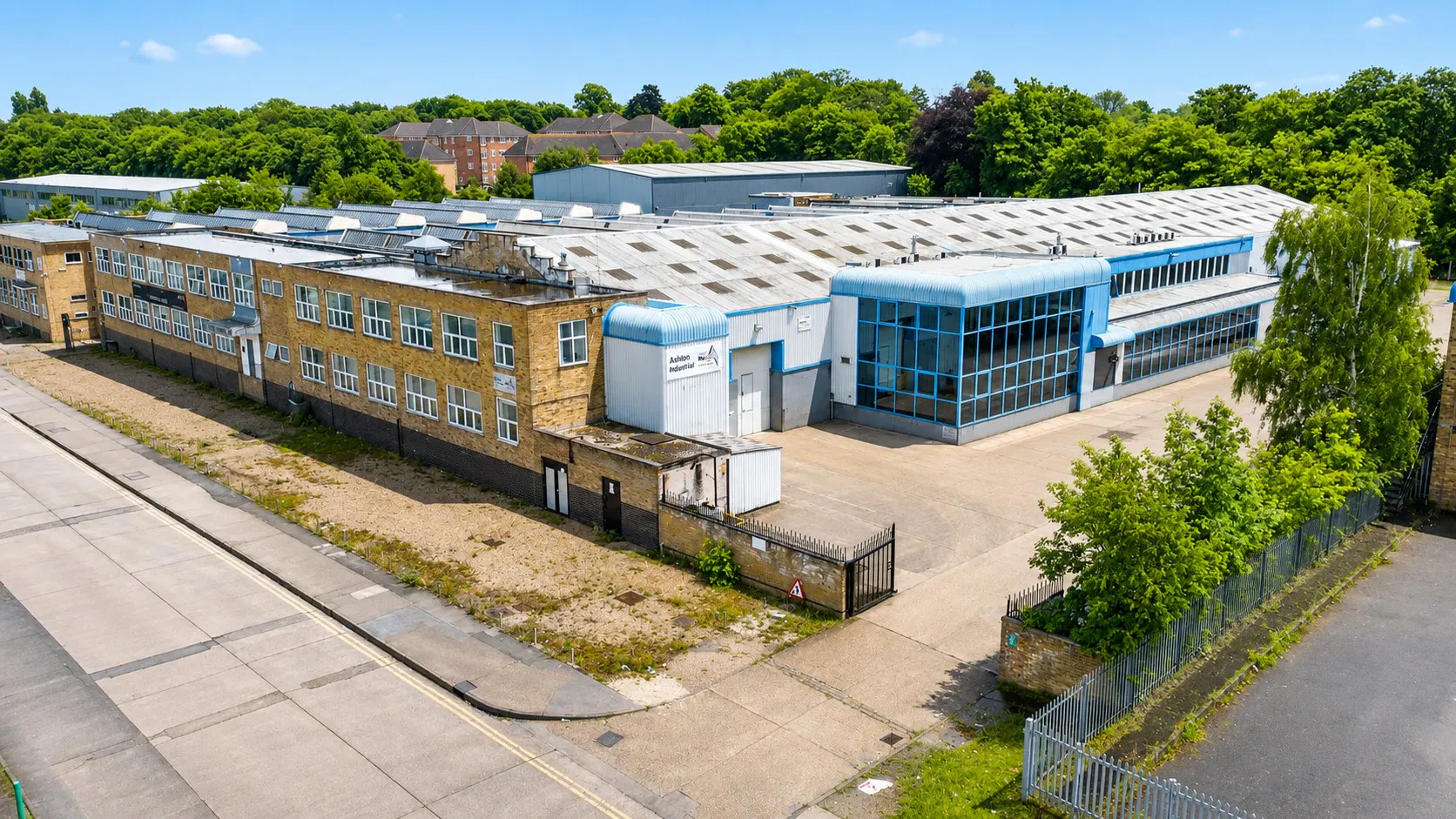 16-17 Oakwood Industrial Centre, Harlow, Industrial To Let - ChatGPT Image Jun 11, 2026, 03_49_34 PM.jpeg