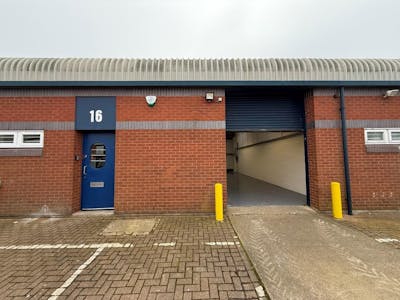 Unit 16, Vale Industrial Centre, Aylesbury, Industrial To Let - IMG_7238.JPG