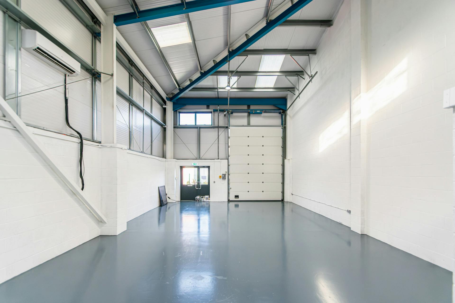 Retail/Shop in Bournemouth - photo 2