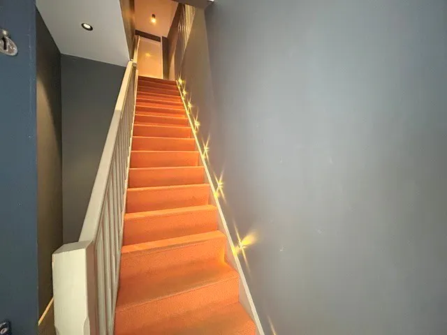 2 Acre Passage, Windsor, Office / Retail To Let - Stair access i.jpg