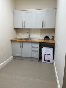 Simmons Barn, Churchfield Farm, Oundle, Office To Let - Kitchen.JPG