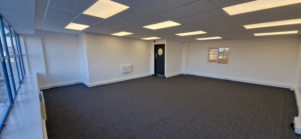 Industrial Unit in Southampton - photo 3