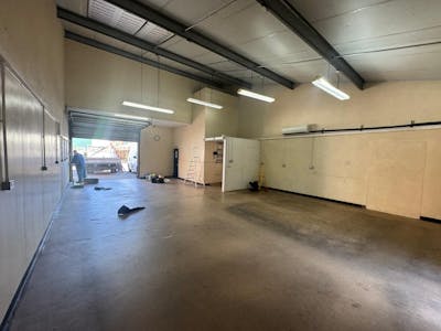 Unit 19, Bristol, Industrial / Warehouse To Let - original-9CFB9253-0F6B-4499-8119-7E9391041DFB.jpeg