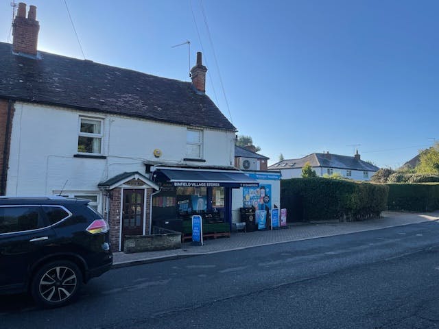 1 Victoria Place, Binfield, Investment / Retail For Sale - image0.jpeg