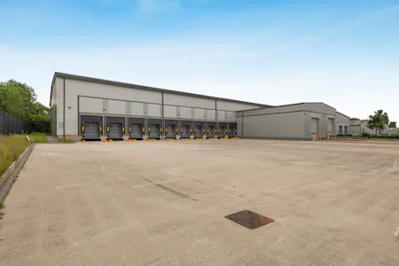 P17, Heywood Distribution Park, Pilworth Road, Rochdale, Industrial To Let - 8692871-exterior05-800.jpg