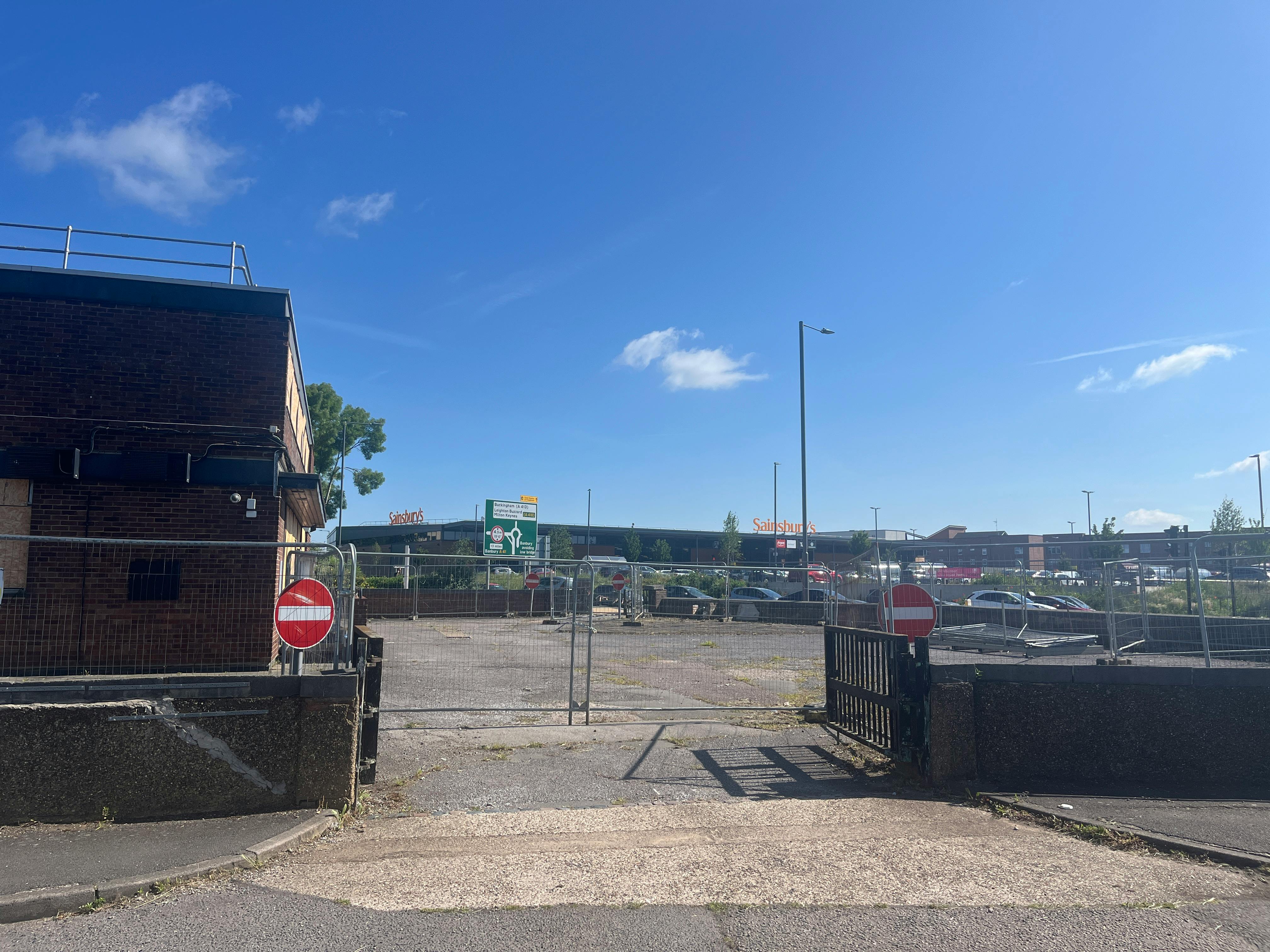 Former Lloyds Bank, 2 Gatehouse Road, Aylesbury For Sale - IMG_2934.JPG