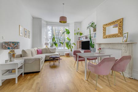 Girdlers Road, London, Residential Flat To Let - Living Room
